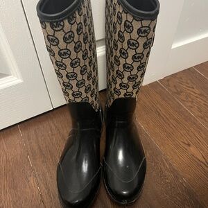 Michael Kors Rainboots